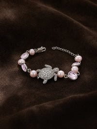 Charm Pearl Bracelet Design 3 — contrasting styled detail